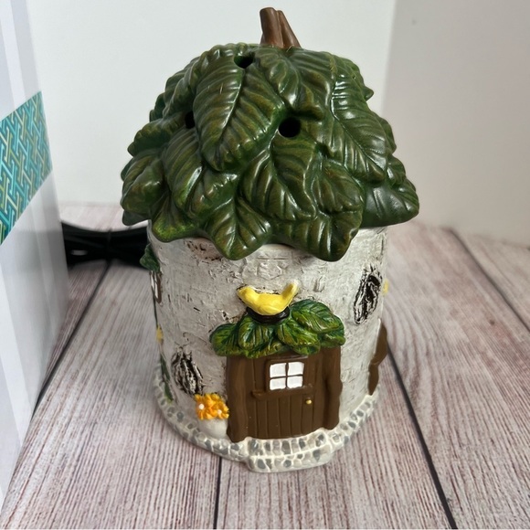 Scentsy Fairytale Cottage Warmer - Picture 4 of 7